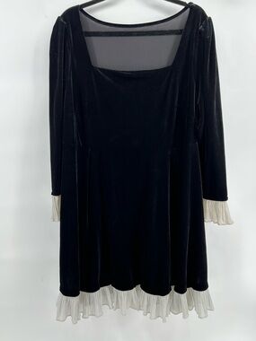 Women's Velvet Black Long Sleeve Dress with Ivory Trim Women's Size 4XL